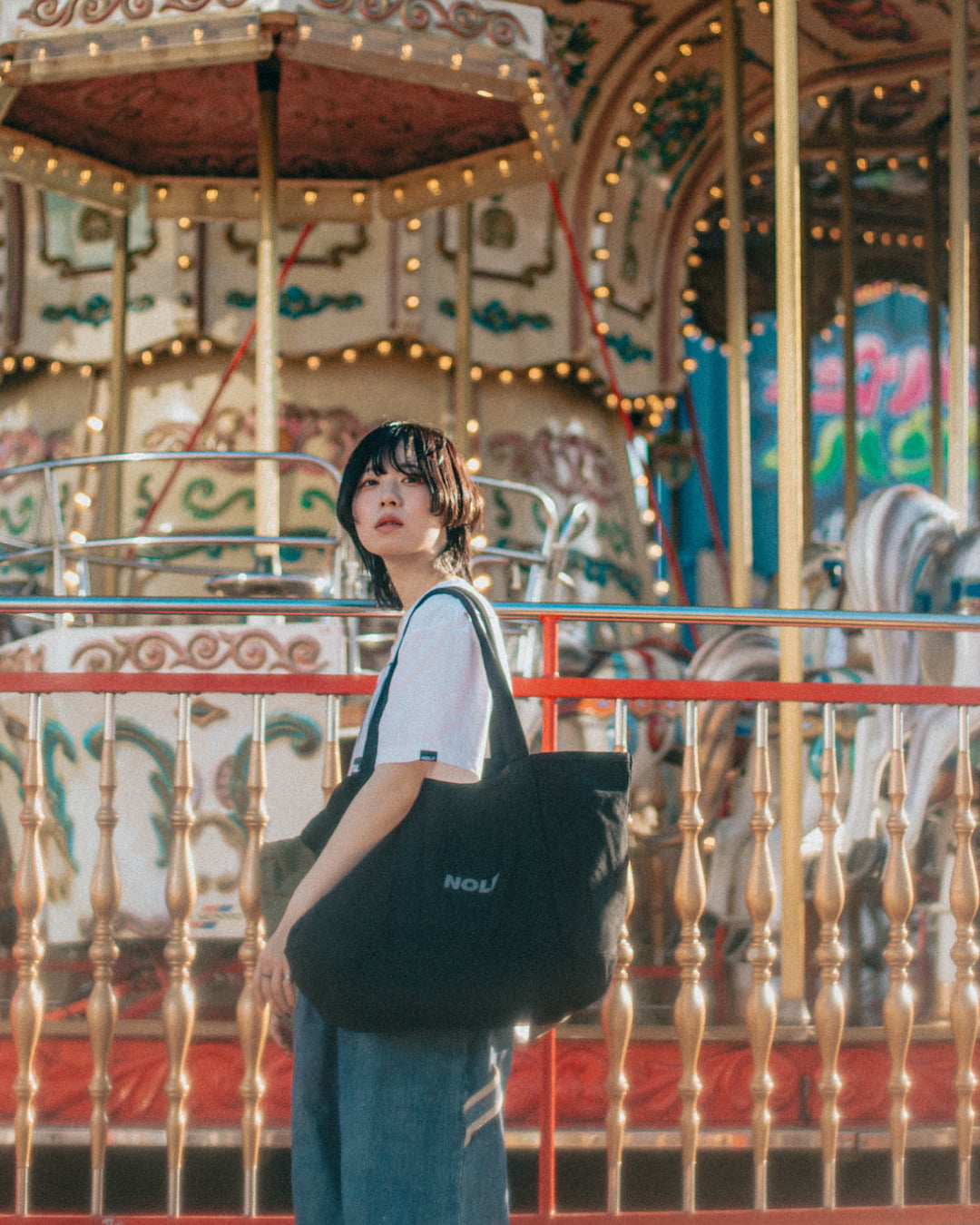 CLASSIC LOGO BIG TOTE