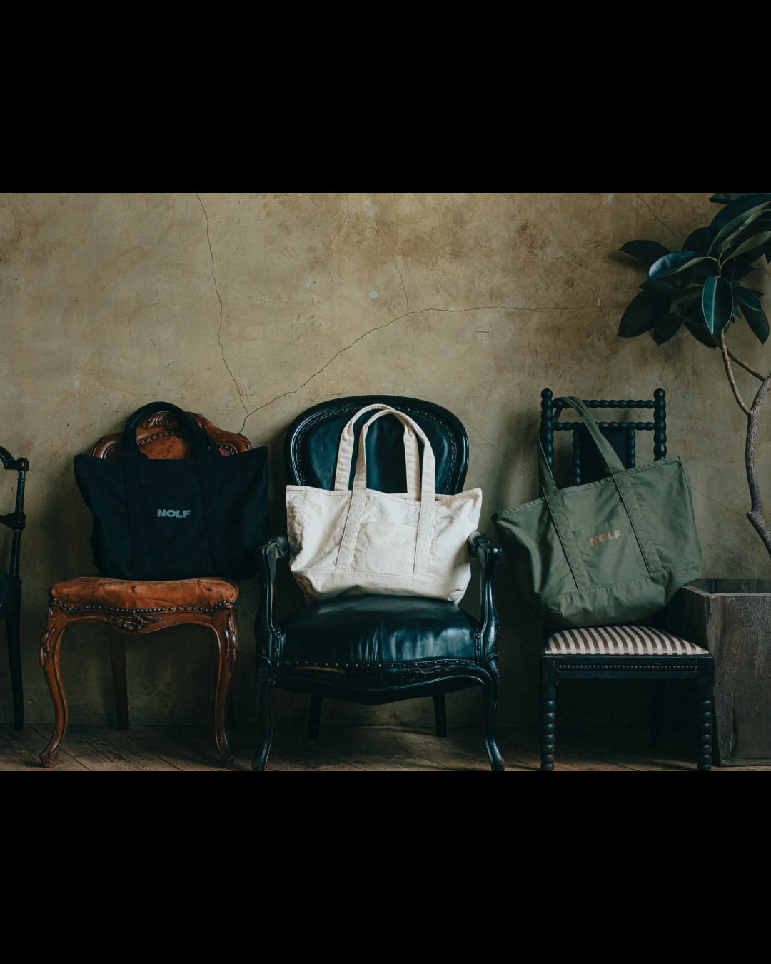 CLASSIC LOGO BIG TOTE